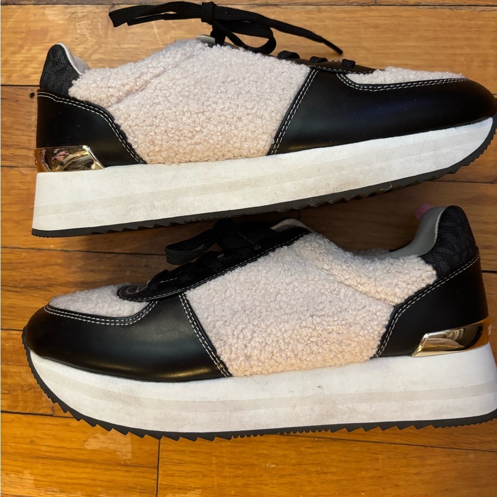 Michael Kors “Toni Trainer”  shearling sneakers EUC size 9